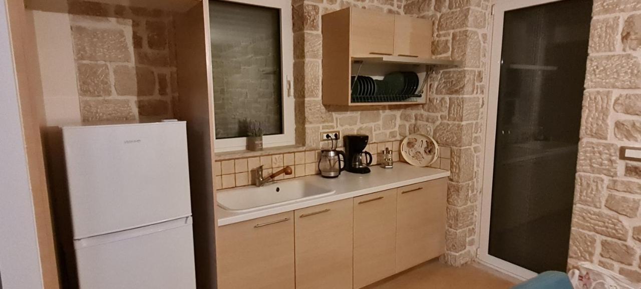 Villa Πέτρα, Ελιά Και Λεβάντα à Tolón Extérieur photo
