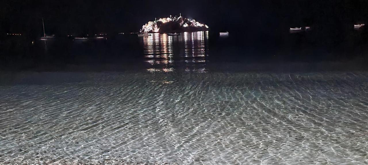 Villa Πέτρα, Ελιά Και Λεβάντα à Tolón Extérieur photo