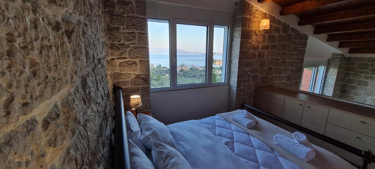 Villa Πέτρα, Ελιά Και Λεβάντα à Tolón Extérieur photo